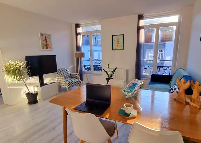 Poppy-idealement Situe Entre Gare Gdpalais&centre *